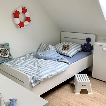 Holiday home Am Kutterhafen 23a - Windsbraut